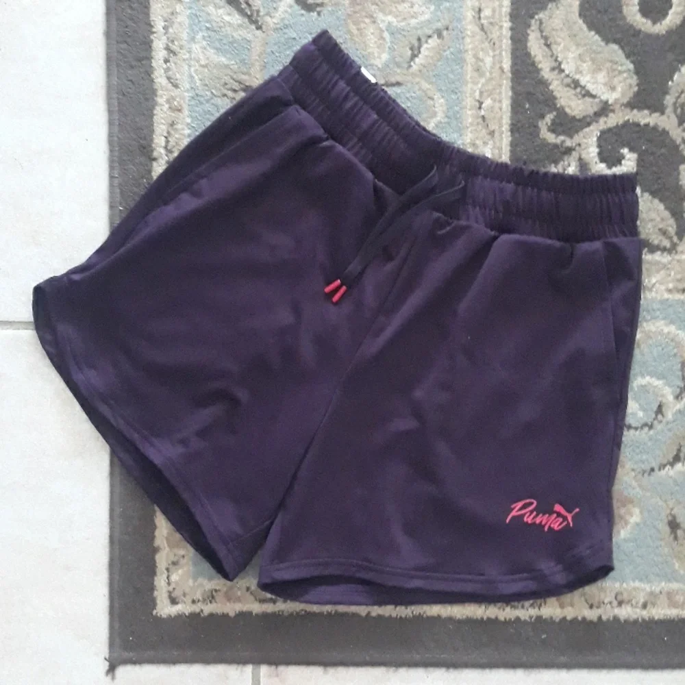 Puma ladies shorts - Picture 3 of 16